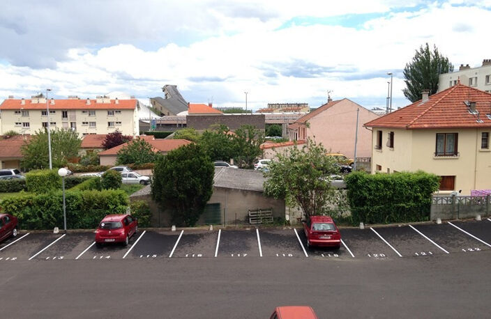  studio 17 m2- Lycée Brugière-stationnement — photo 4
