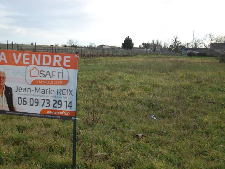 terrain constructible de 800 m², libre de constructeur — photo 1