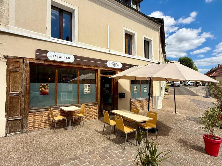 Restaurant équipé avec terrasse Belle opportunité — photo 1