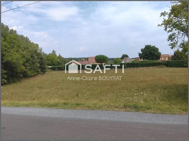 Beau terrain constructible de 2534m2 à Meyrals — photo du bien