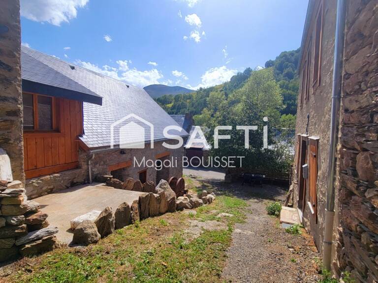 Maison en pierres T5 de 118m², ancienne bergerie rénovée de A à Z, terrasse, barbecue, cour, vue. Ce bien est idéal pour des partages entre amis ou famille, location saisonnière à la semaine, offrant une capacité d'accueil de 10 couchages. — photo 1