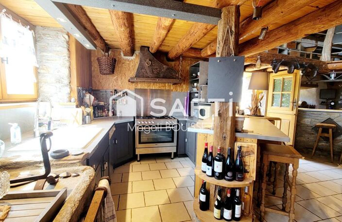 Maison en pierres T5 de 118m², ancienne bergerie rénovée de A à Z, terrasse, barbecue, cour, vue. Ce bien est idéal pour des partages entre amis ou famille, location saisonnière à la semaine, offrant une capacité d'accueil de 10 couchages. — photo 3