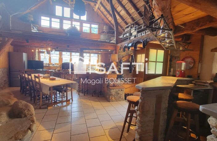 Maison en pierres T5 de 118m², ancienne bergerie rénovée de A à Z, terrasse, barbecue, cour, vue. Ce bien est idéal pour des partages entre amis ou famille, location saisonnière à la semaine, offrant une capacité d'accueil de 10 couchages. — photo 5