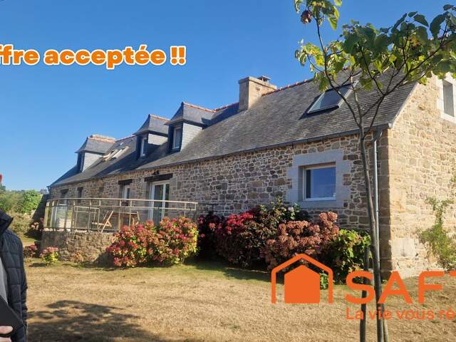 Jolie maison en pierres rénovée à 650m d'une plage de sable fin... — photo du bien