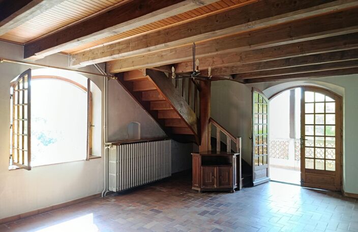 A SAISIR ensemble immobilier en pierre au coeur du village de Aizac — photo 5