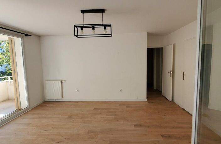 F4 — photo 2