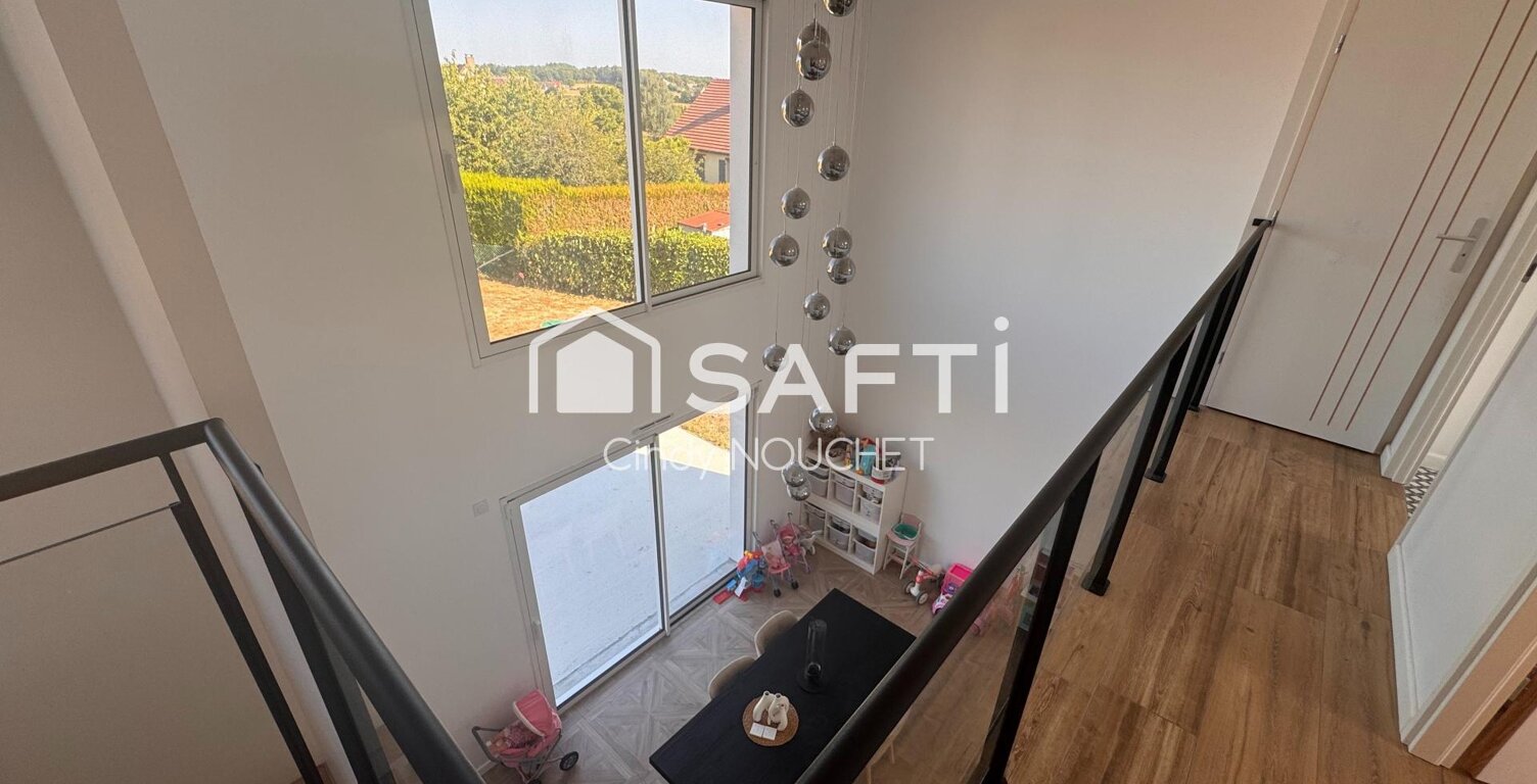 Maison moderne, spacieuse et lumineuse avec un terrain de 1002m2. — photo 1
