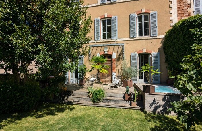 Cahors centre-ville  Maison ancienne rénovée avec jardin, garage et jacuzzi — photo 2