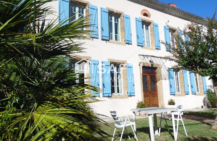 TRES BELLE MAISON EN PIERRE AVEC PISCINE ET JARDIN — photo 2