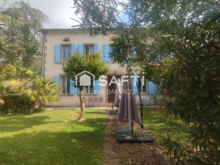TRES BELLE MAISON EN PIERRE AVEC PISCINE ET JARDIN — photo 1
