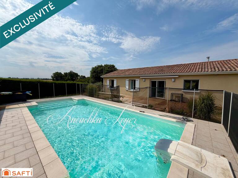 Maison avec 4 chambres, garage, piscine et chalet. — photo 1
