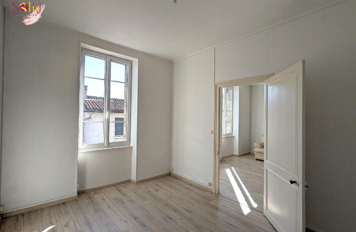 Location appartement 3 pièces 50 m² à Cognac (16100) — photo 3