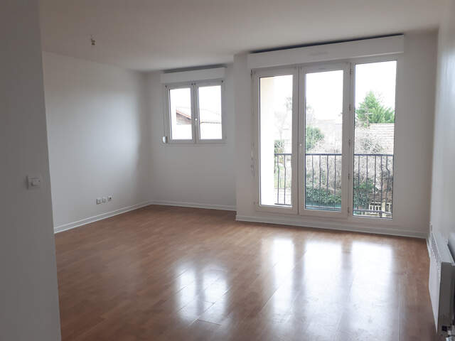 Sainte-Geneviève-Des-Bois Studio en location — photo du bien
