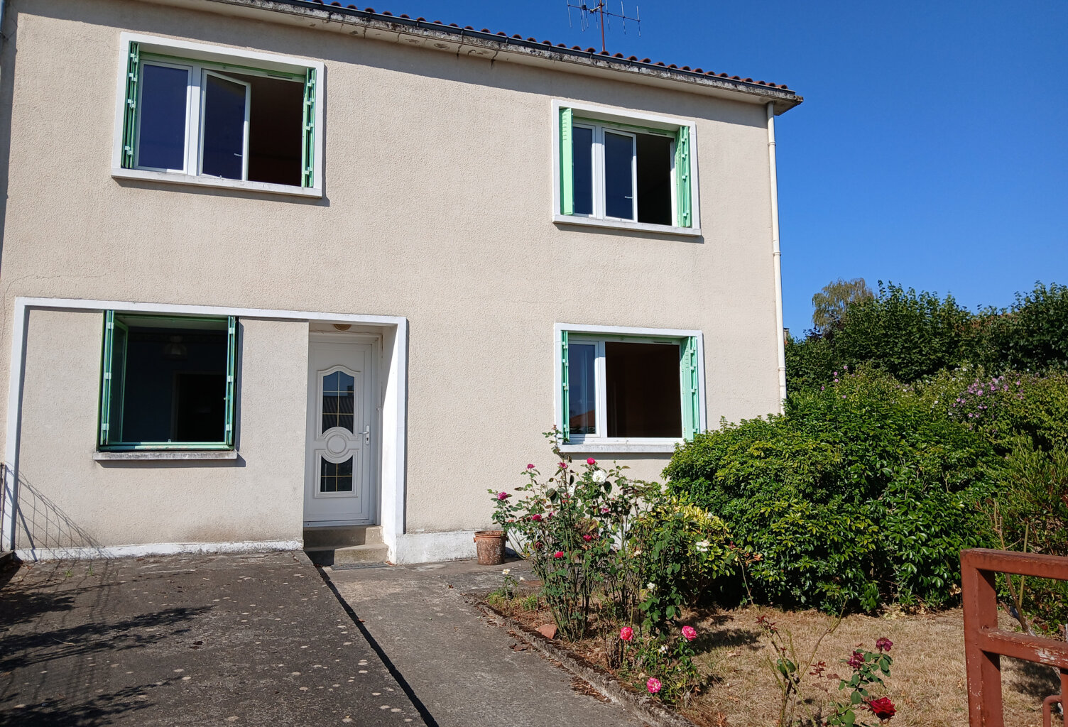 Maison lumineuse 4 chambres avec terrain clos et arboré — photo 1