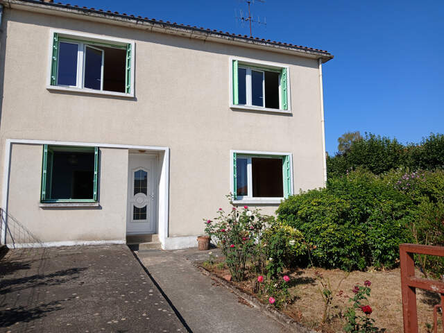 Maison lumineuse 4 chambres avec terrain clos et arboré — photo du bien