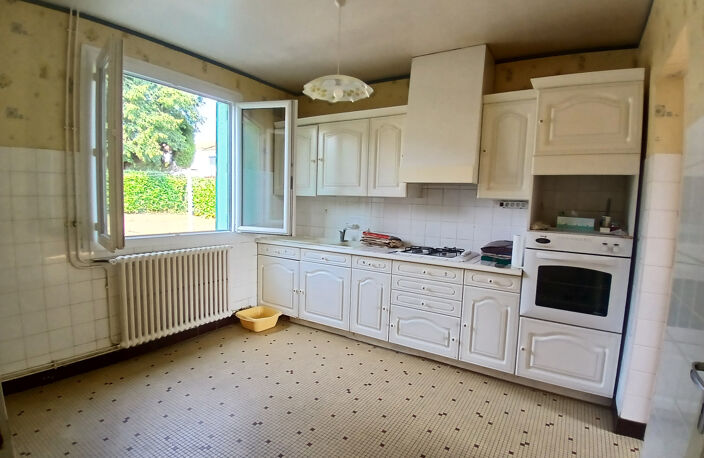 Maison lumineuse 4 chambres avec terrain clos et arboré — photo 4