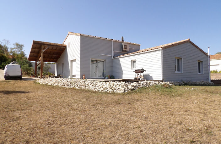 Maison de plain-pied lumineuse avec mezzanine et jardin au c — photo 2