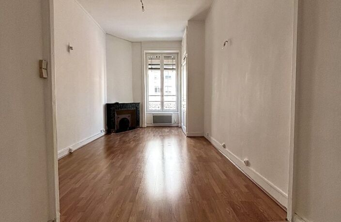 Location appartement 1 pièce 42 m² à Villeurbanne (69100) — photo 2