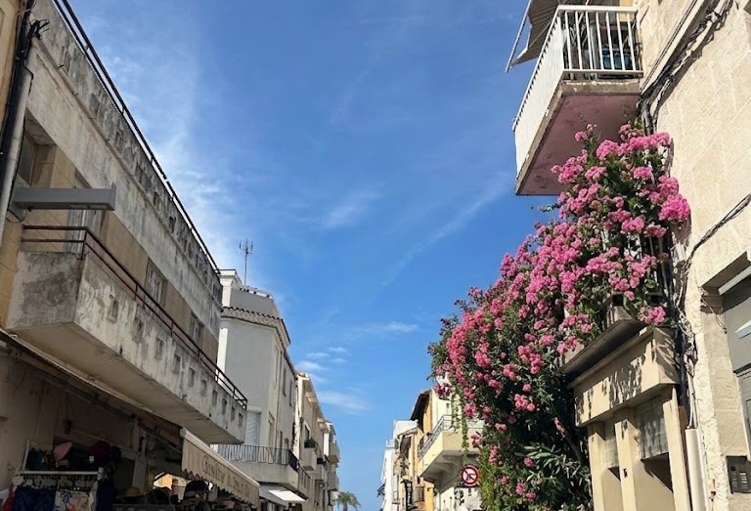 À deux pas du port et de la plage  Local 14 m² -A VENDRE -LE GRAU DU ROI  — photo 1