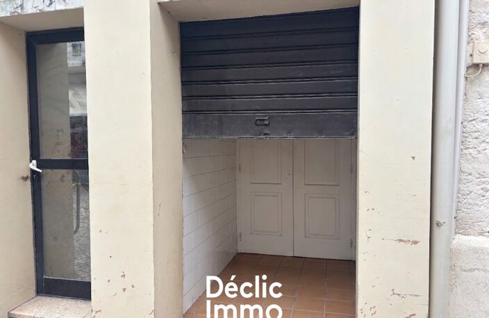 À deux pas du port et de la plage  Local 14 m² -A VENDRE -LE GRAU DU ROI  — photo 2