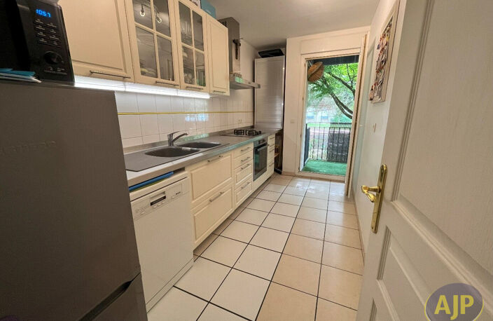 Appartement Bordeaux 3 pièce(s) 69.79 m2 — photo 3