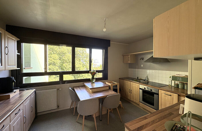APPARTEMENT 5 PIÈCE(S) 100 M² - CHARLEVILLE-MÉZIÈRES — photo 2