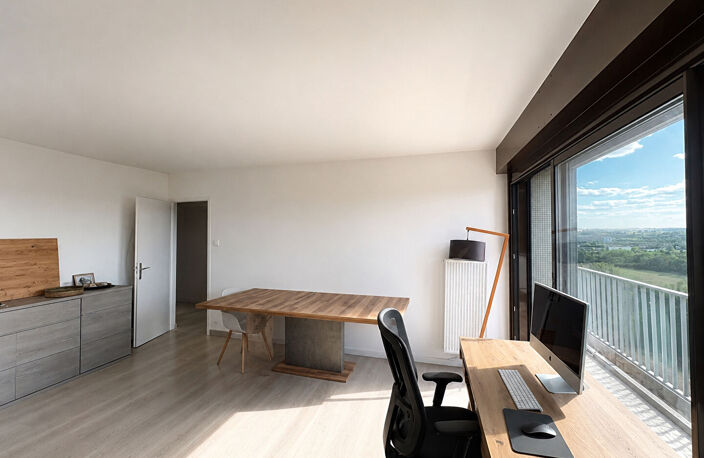 APPARTEMENT 5 PIÈCE(S) 100 M² - CHARLEVILLE-MÉZIÈRES — photo 3