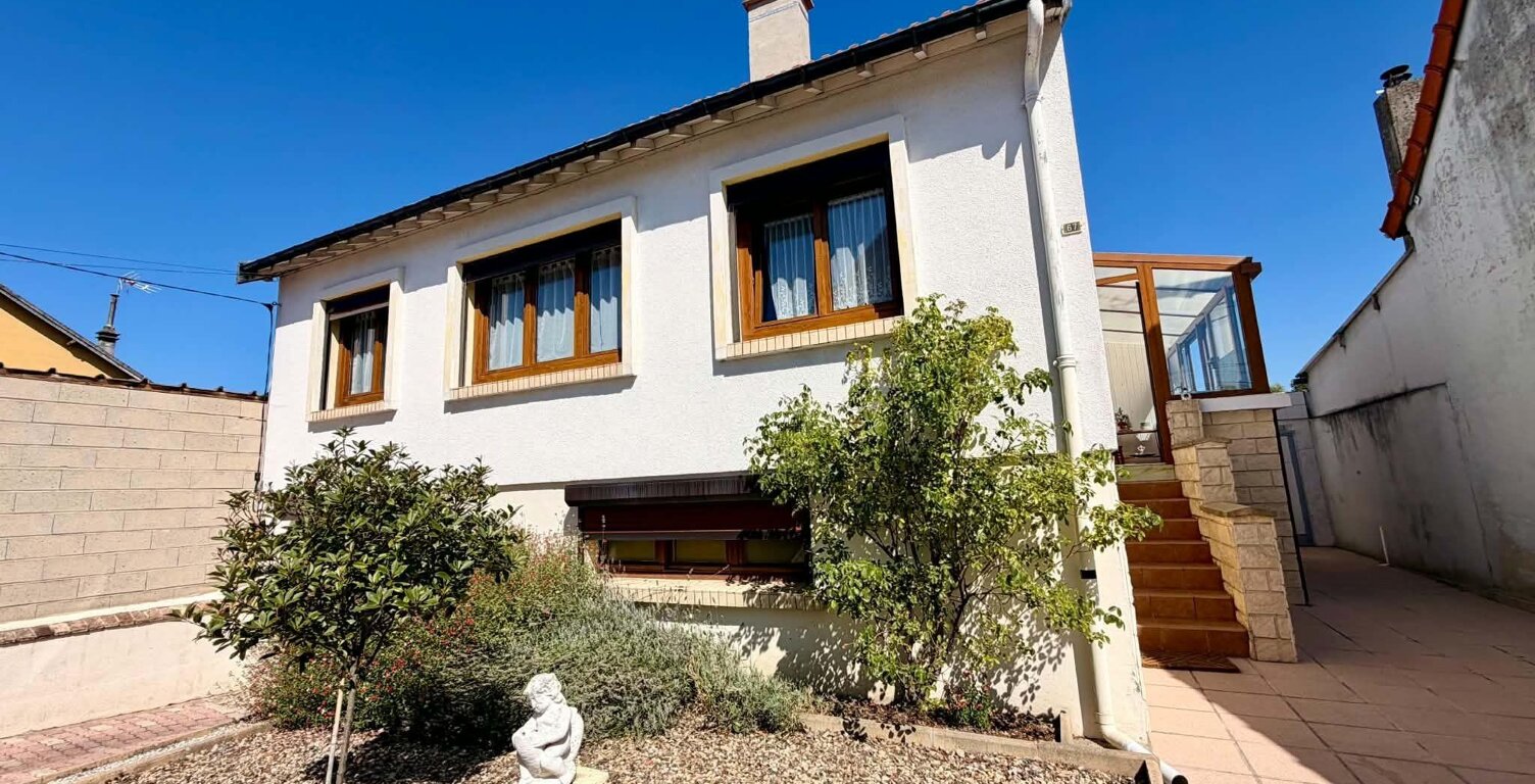 Maison - 91m² - Laon — photo 1