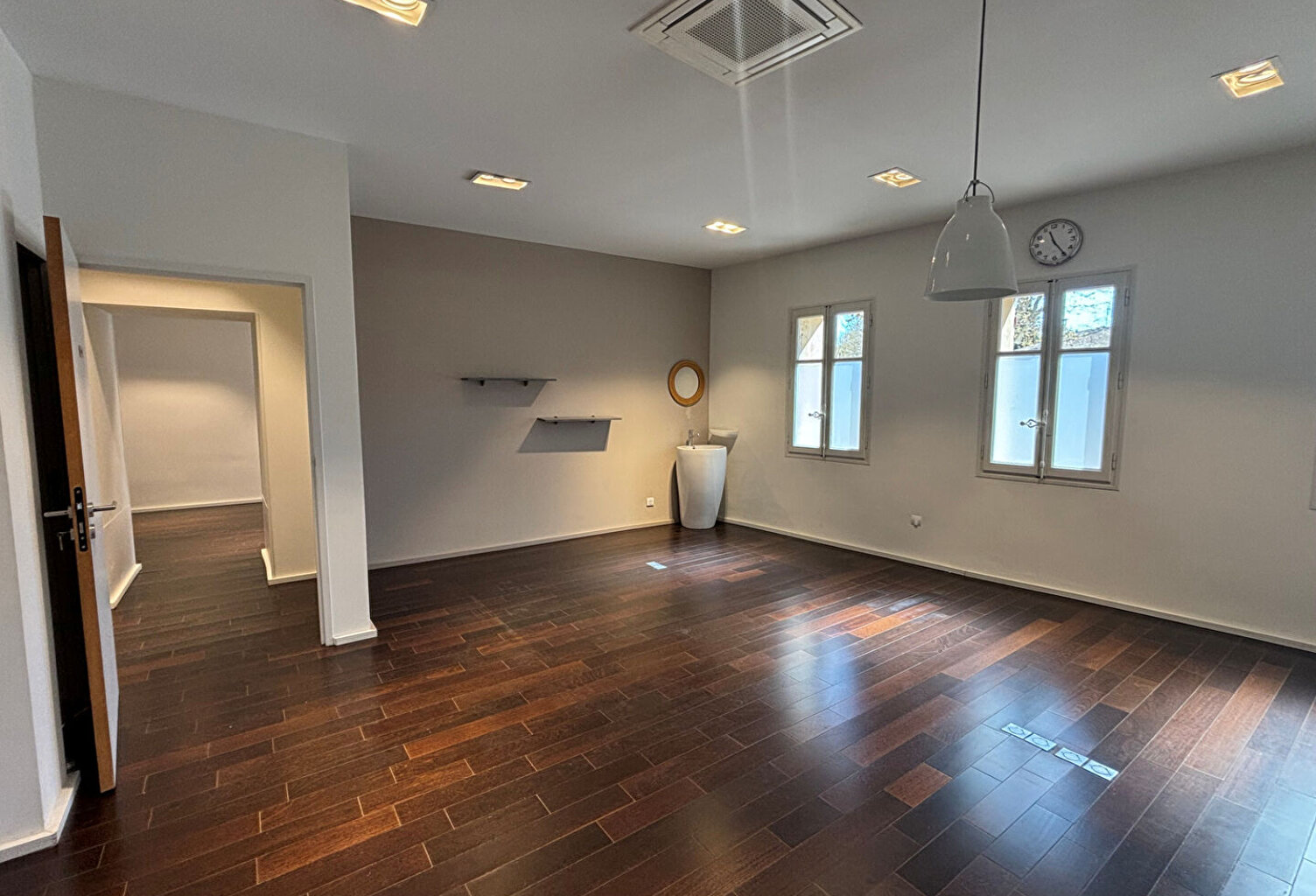 ROGNES - Appartement 65 m² centre village à réaménager — photo 1