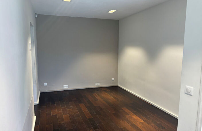 ROGNES - Appartement 65 m² centre village à réaménager — photo 3