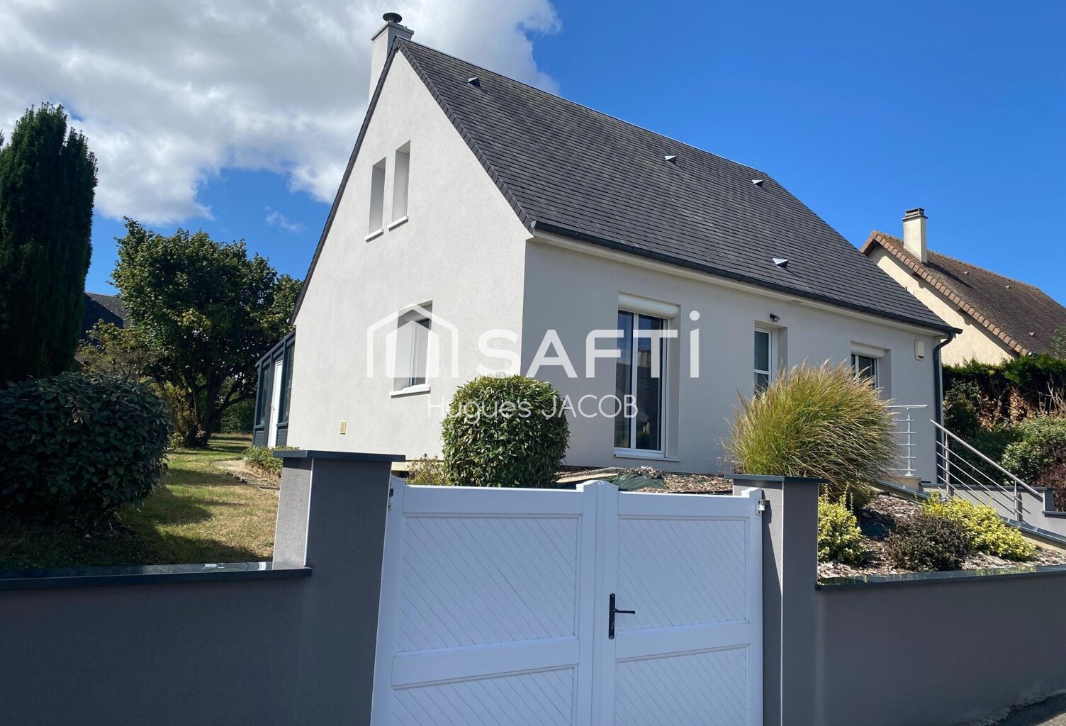 Proche toutes commodités maison avec 4 chambres, véranda et sous-sol — photo 1