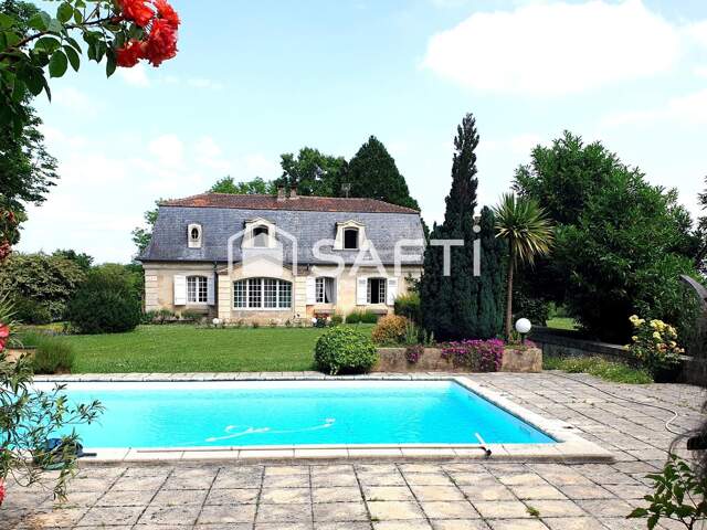 Maison de maître, piscine et dépendances... — photo du bien