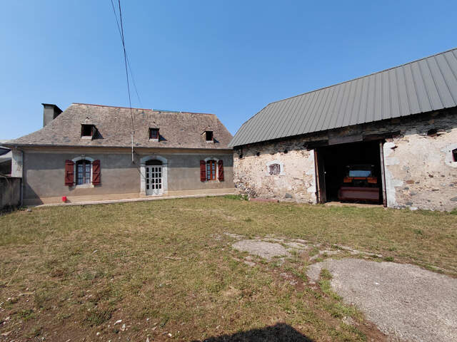 Poueyferré, corps de ferme à rénover — photo du bien