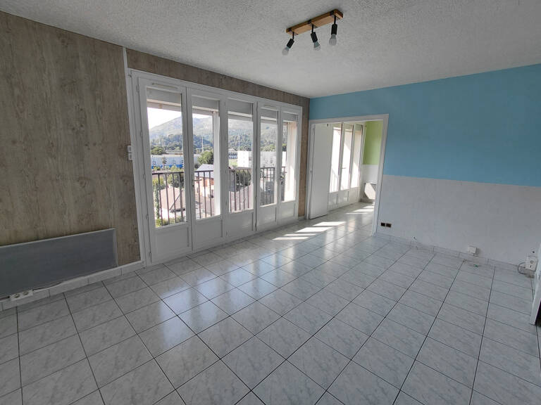 Appartement de type 4 de 71 m2 avec cave et garage — photo 1