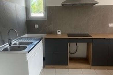 Appartement 7 pièces 900 €