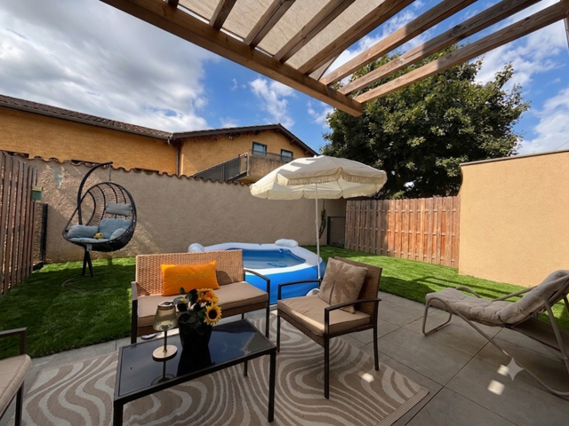 Exclusivité   Maison de ville T5 de 94 m2 avec jardin & gara — photo du bien