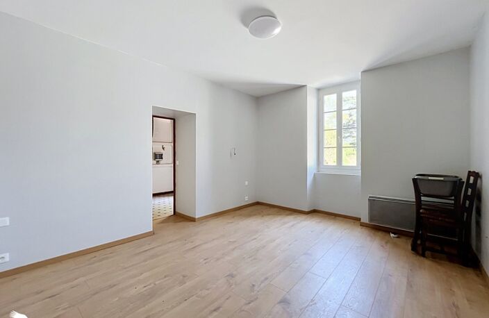 Maison en pierre de 7 pièces principales — photo 3
