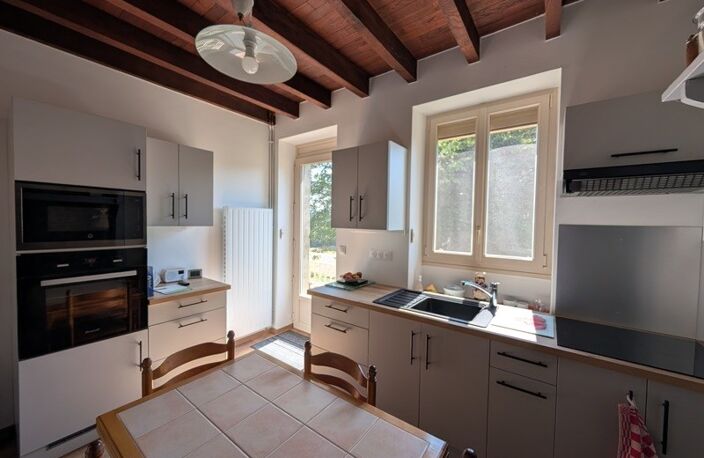 Maison en pierre de 5 pièces principales — photo 2