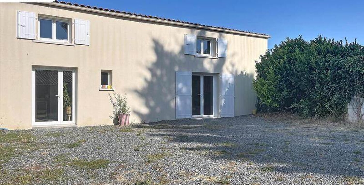 Maison en pierre de 4 pièces principales — photo 1