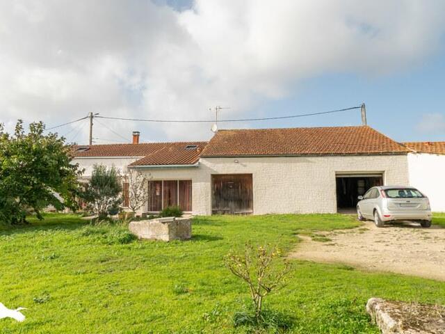 Maison proposé à Saint-Just-Luzac