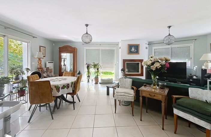 Contemporaine de 6 pièces principales — photo 2