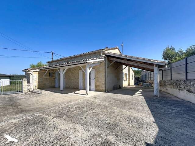 Maison en pierre de 3 pièces principales — photo du bien