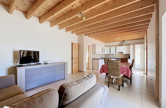 Maison en pierre de 3 pièces principales — photo 2