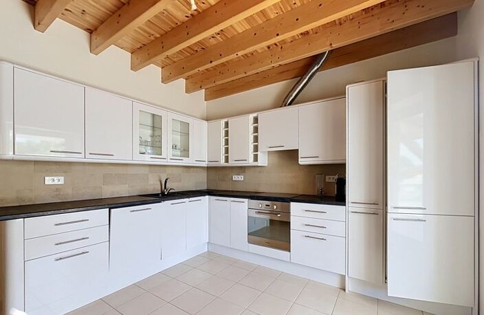 Maison en pierre de 3 pièces principales — photo 3