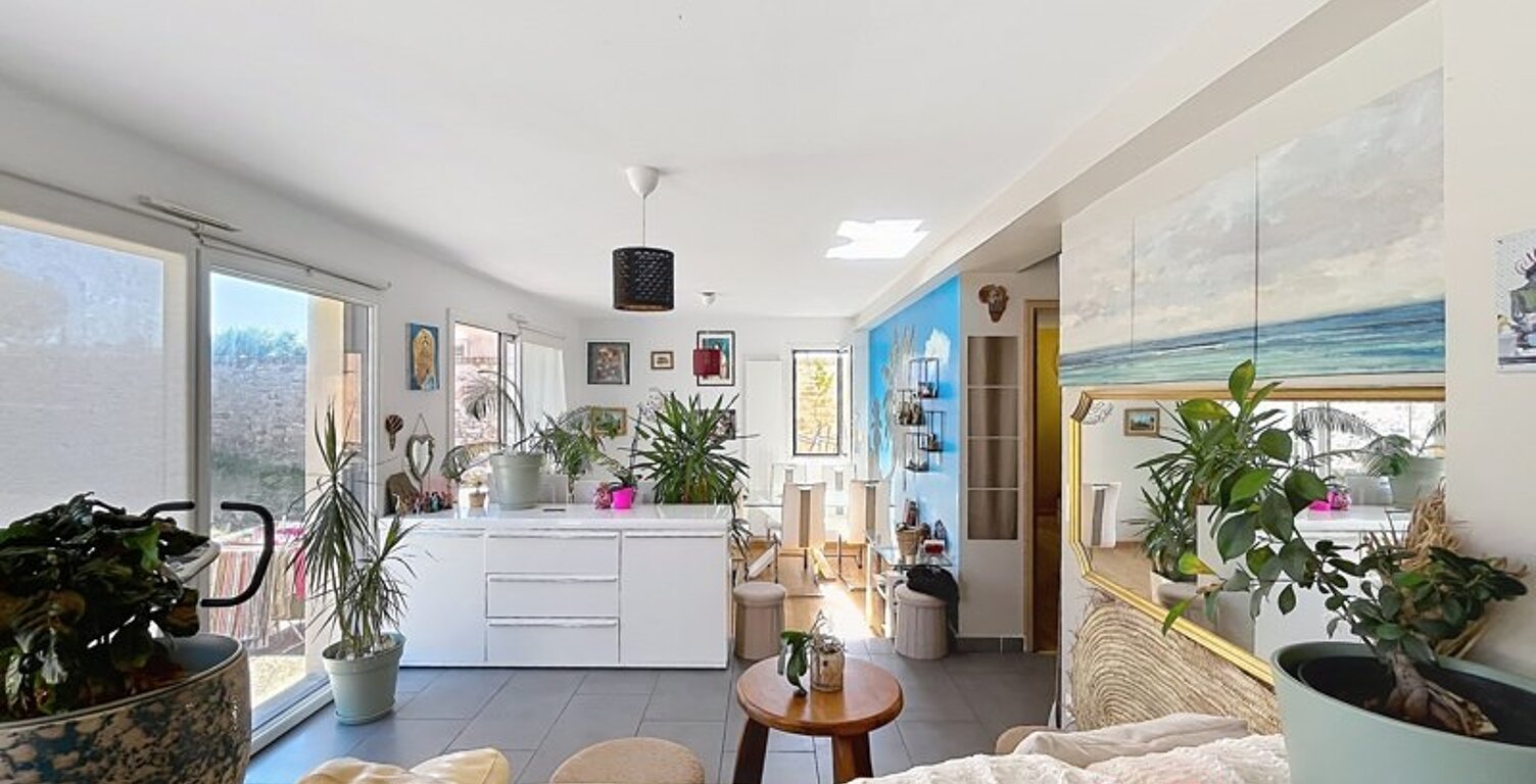 Contemporaine de 6 pièces principales — photo 1