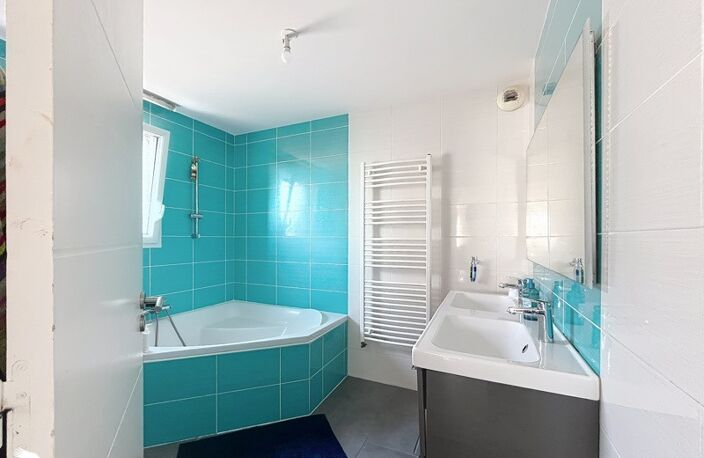Contemporaine de 6 pièces principales — photo 4