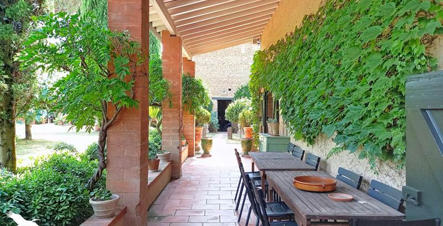 Ferme (tte) de 8 pièces principales — photo 1