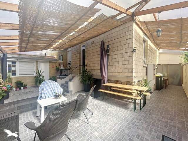 Maison de ville de 6 pièces principales — photo du bien