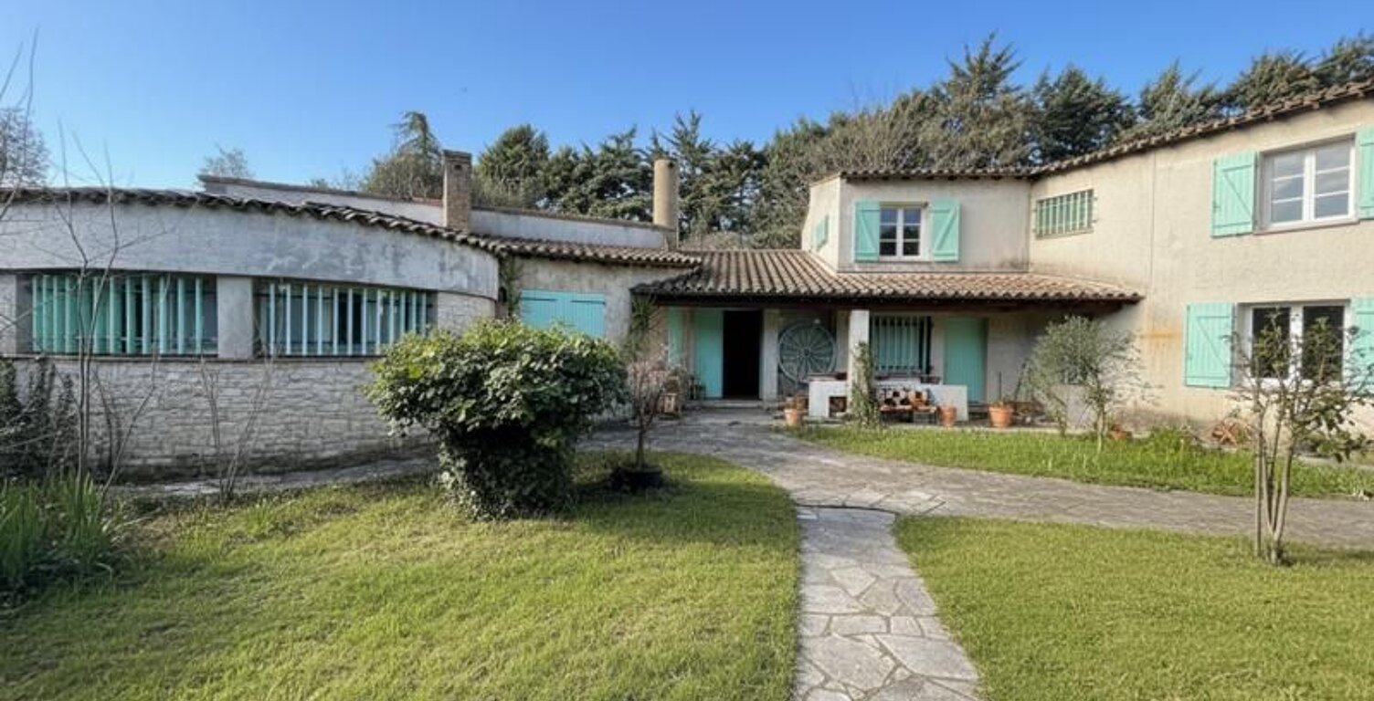 Villa de 8 pièces principales — photo 1