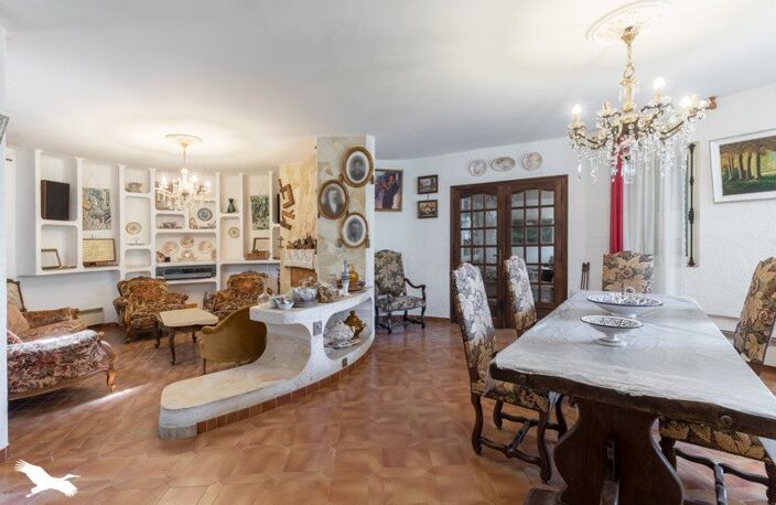 Villa de 8 pièces principales — photo 2